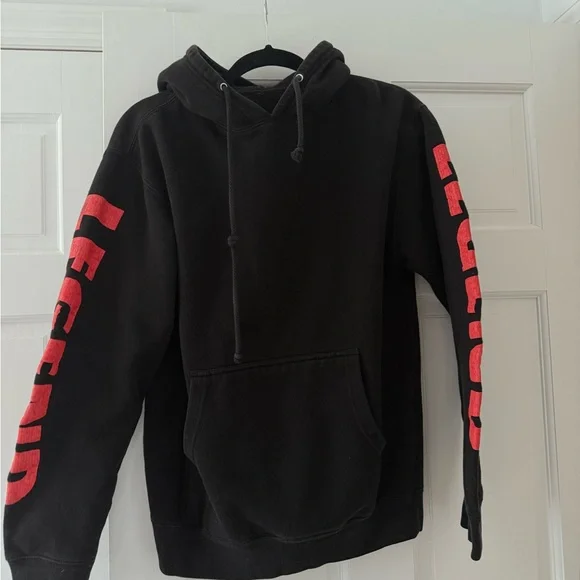 The Weeknd Tour Merch Legend XO Sweatshirt Black - Picture 2 of 6